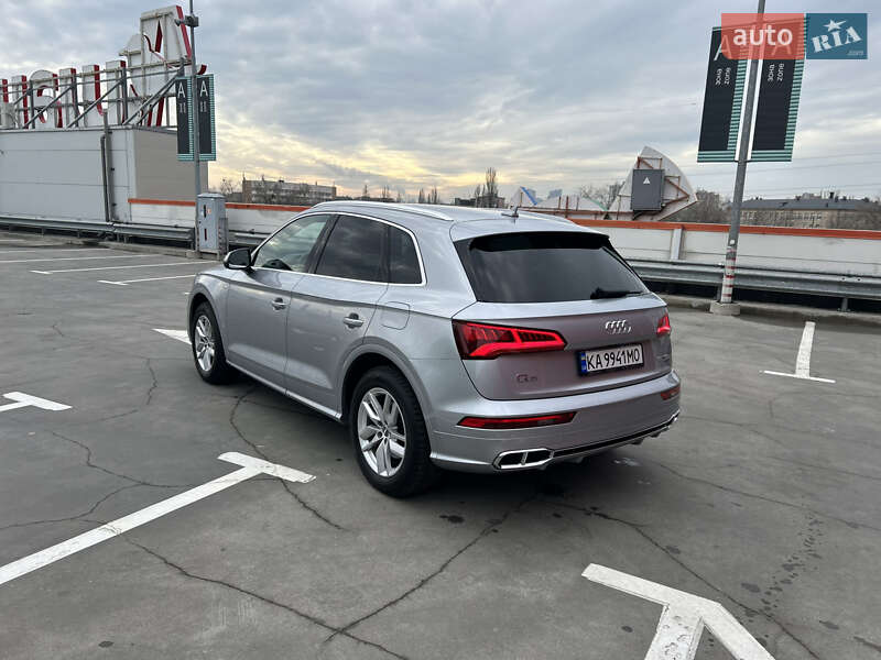 Внедорожник / Кроссовер Audi Q5 2020 в Киеве