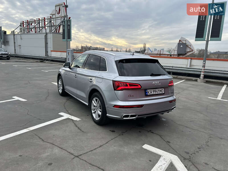 Внедорожник / Кроссовер Audi Q5 2020 в Киеве