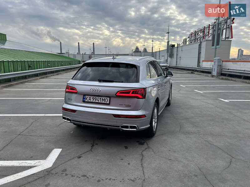 Внедорожник / Кроссовер Audi Q5 2020 в Киеве