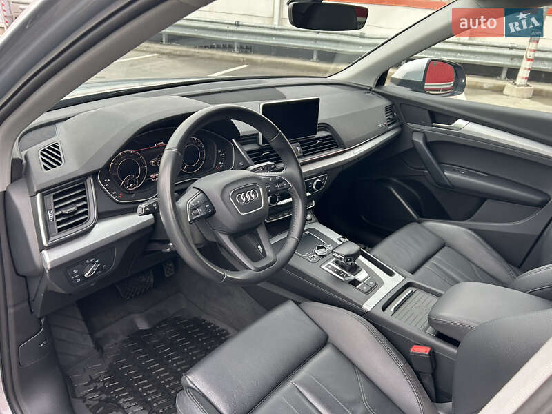 Внедорожник / Кроссовер Audi Q5 2020 в Киеве
