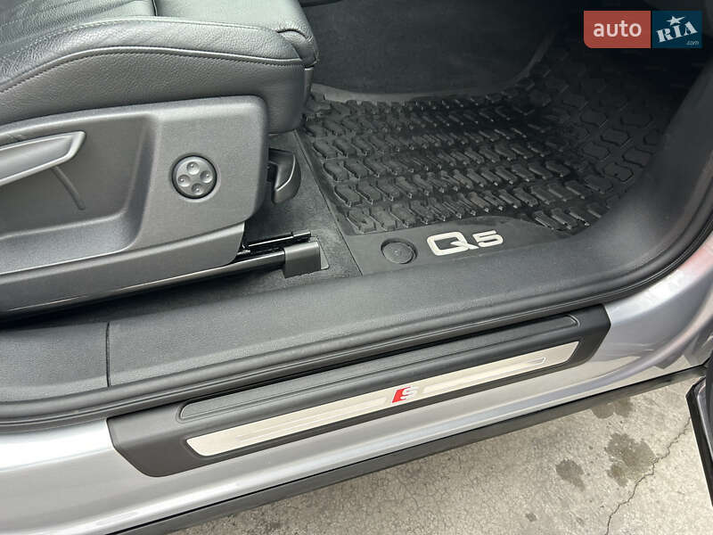 Внедорожник / Кроссовер Audi Q5 2020 в Киеве