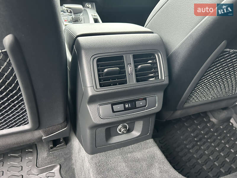 Внедорожник / Кроссовер Audi Q5 2020 в Киеве