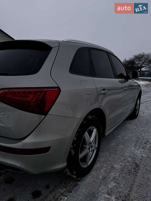 Внедорожник / Кроссовер Audi Q5 2012 в Тростянце