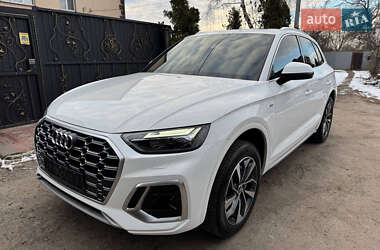 Позашляховик / Кросовер Audi Q5 2021 в Києві