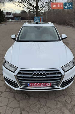 Внедорожник / Кроссовер Audi Q5 2018 в 