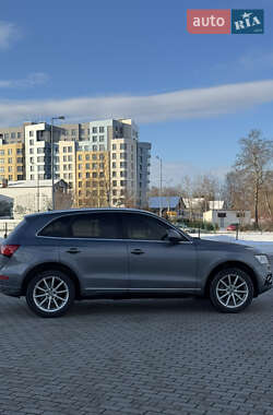 Внедорожник / Кроссовер Audi Q5 2015 в 