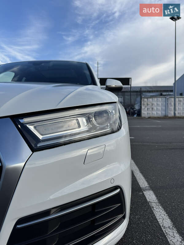 Позашляховик / Кросовер Audi Q5 2020 в Києві фото 8 Позашляховик / Кросовер Audi Q5 2020 в Києві