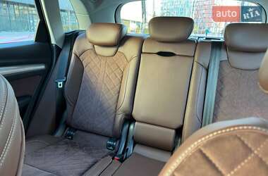 Внедорожник / Кроссовер Audi Q5 2018 в 