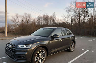 Позашляховик / Кросовер Audi Q5 2019 в Києві