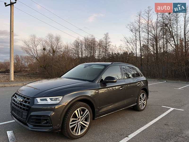 Внедорожник / Кроссовер Audi Q5 2019 в Киеве