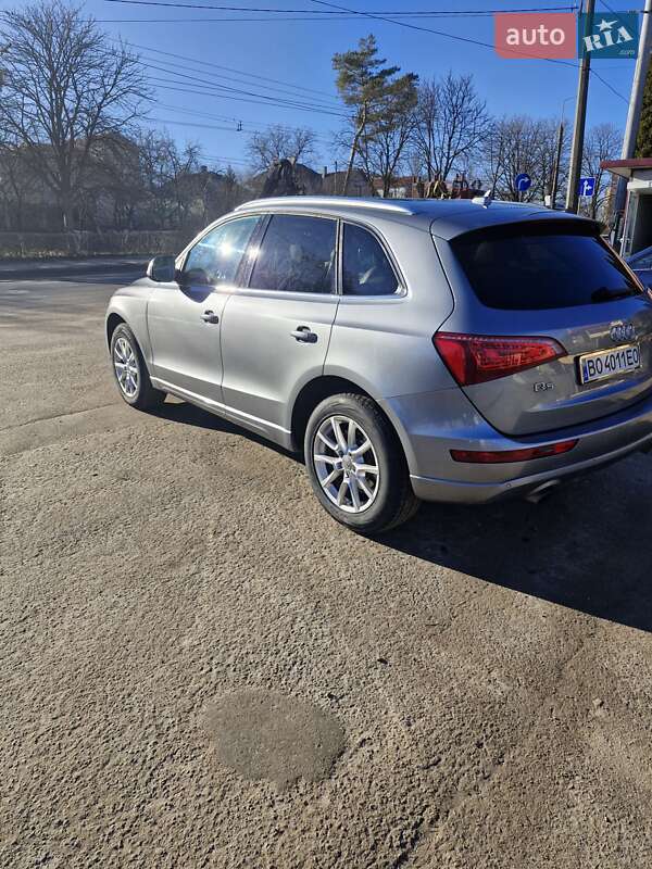 Внедорожник / Кроссовер Audi Q5 2010 в Тернополе