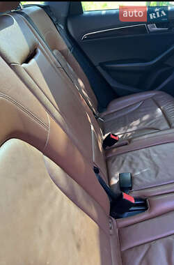 Внедорожник / Кроссовер Audi Q5 2011 в 
