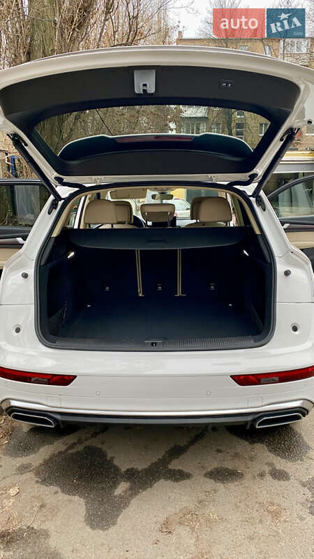 Внедорожник / Кроссовер Audi Q5 2022 в Киеве