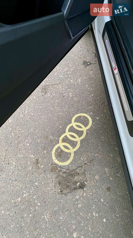 Внедорожник / Кроссовер Audi Q5 2022 в Киеве