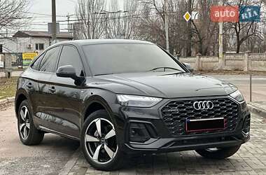 Позашляховик / Кросовер Audi Q5 2022 в Дніпрі