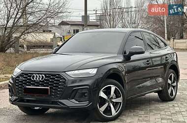 Позашляховик / Кросовер Audi Q5 2022 в Дніпрі