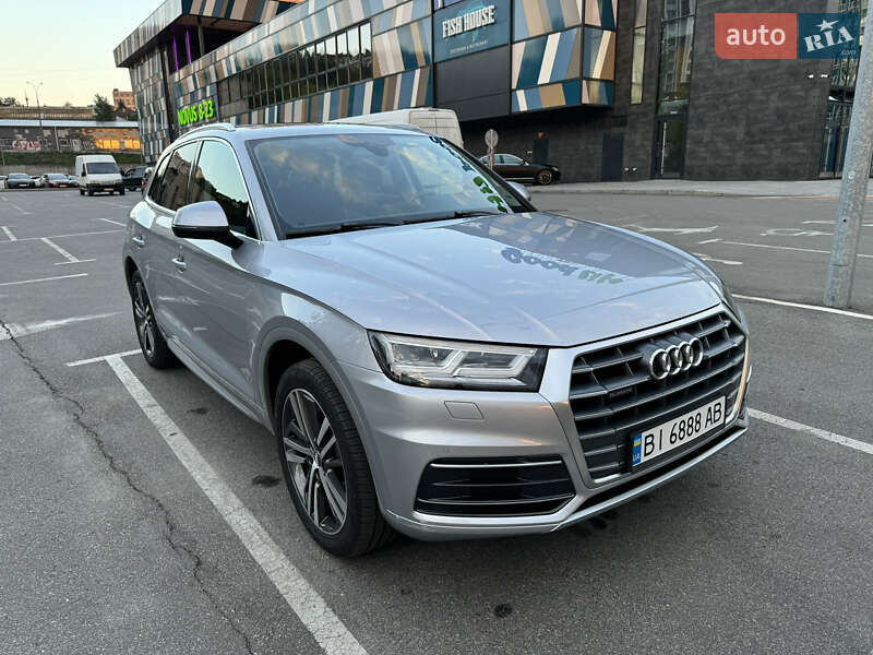 Внедорожник / Кроссовер Audi Q5 2018 в 