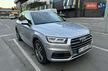 Внедорожник / Кроссовер Audi Q5 2018 в 
