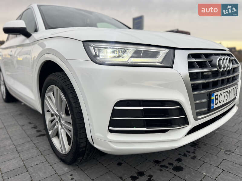 Внедорожник / Кроссовер Audi Q5 2016 в 
