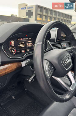 Внедорожник / Кроссовер Audi Q5 2016 в 