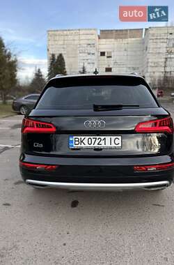 Позашляховик / Кросовер Audi Q5 2017 в Рівному