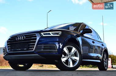 Внедорожник / Кроссовер Audi Q5 2017 в 