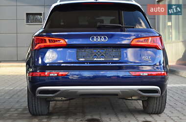 Внедорожник / Кроссовер Audi Q5 2017 в 