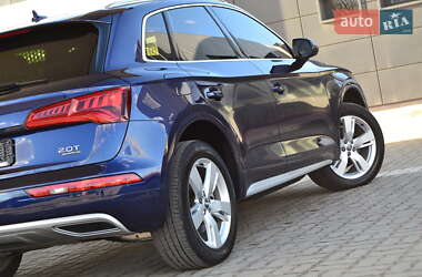 Внедорожник / Кроссовер Audi Q5 2017 в 