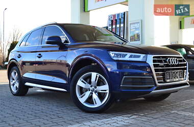 Внедорожник / Кроссовер Audi Q5 2017 в 