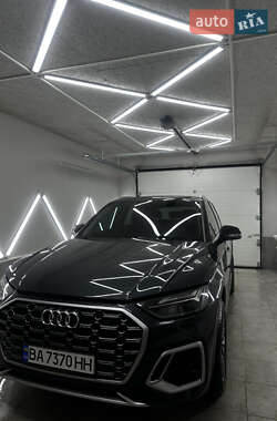 Внедорожник / Кроссовер Audi Q5 2021 в 