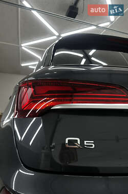 Внедорожник / Кроссовер Audi Q5 2021 в 