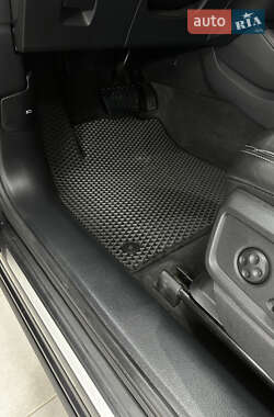 Внедорожник / Кроссовер Audi Q5 2021 в 