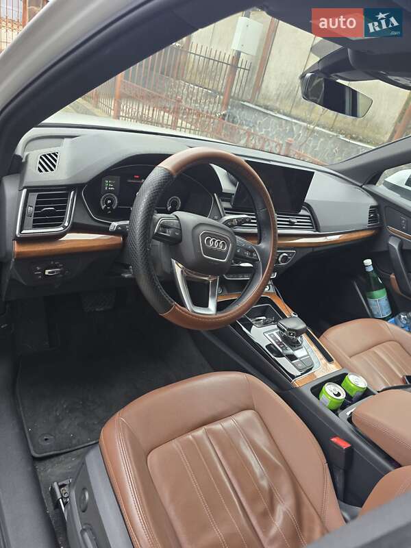 Внедорожник / Кроссовер Audi Q5 2021 в Ужгороде