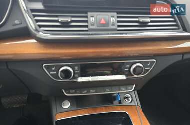 Внедорожник / Кроссовер Audi Q5 2021 в 