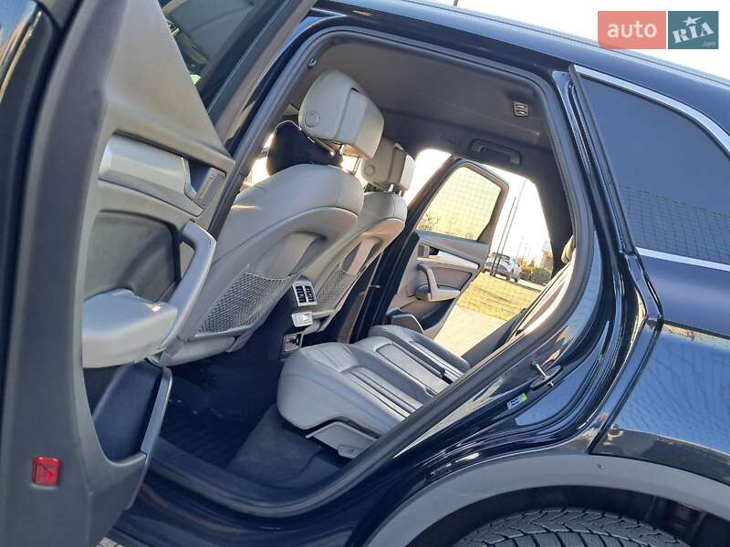 Внедорожник / Кроссовер Audi Q5 2019 в Ужгороде