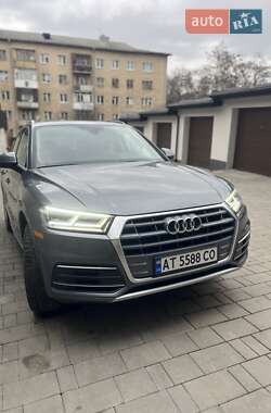 Внедорожник / Кроссовер Audi Q5 2018 в 