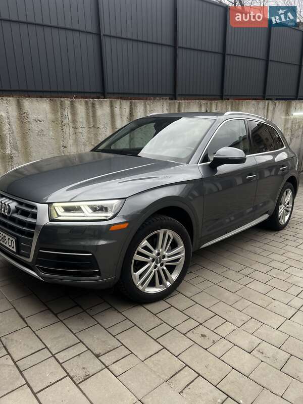 Внедорожник / Кроссовер Audi Q5 2018 в 