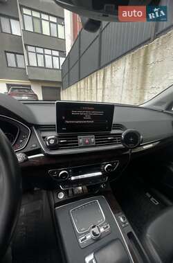 Внедорожник / Кроссовер Audi Q5 2018 в 