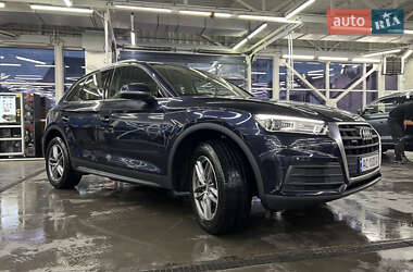 Внедорожник / Кроссовер Audi Q5 2018 в 