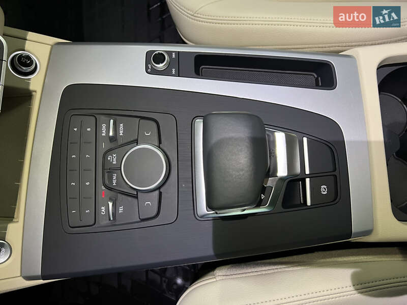 Внедорожник / Кроссовер Audi Q5 2018 в Луцке