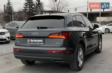 Внедорожник / Кроссовер Audi Q5 2018 в 