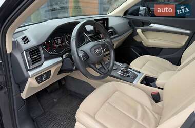 Внедорожник / Кроссовер Audi Q5 2018 в 