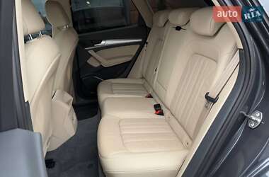 Внедорожник / Кроссовер Audi Q5 2018 в 