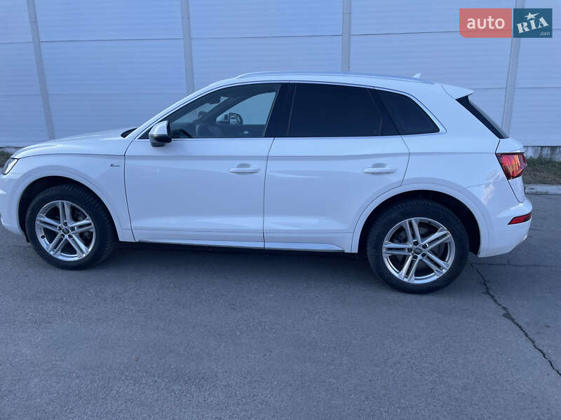 Внедорожник / Кроссовер Audi Q5 2017 в Львове