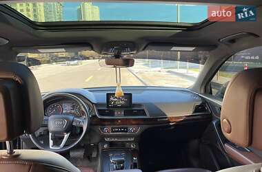 Внедорожник / Кроссовер Audi Q5 2017 в 