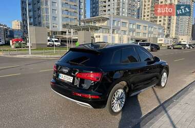 Внедорожник / Кроссовер Audi Q5 2017 в 