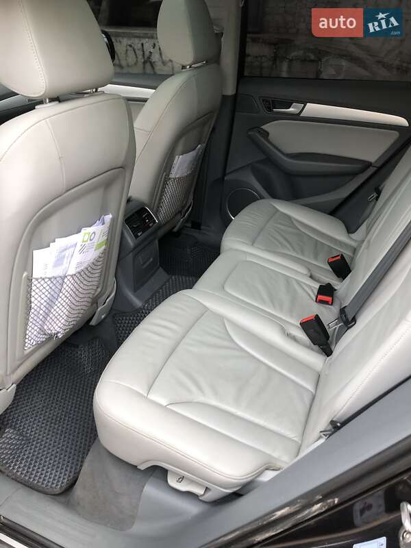 Внедорожник / Кроссовер Audi Q5 2014 в Шептицькому