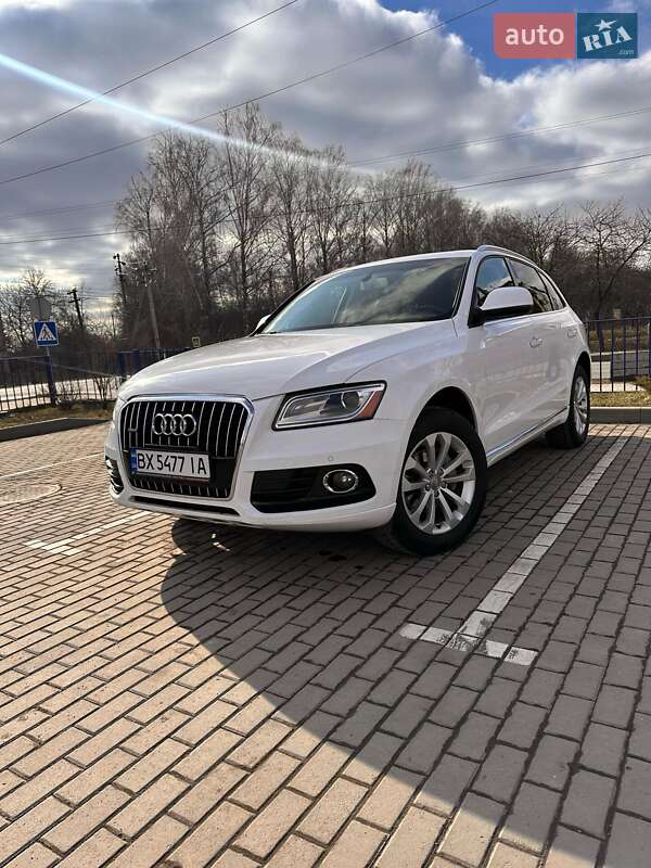Внедорожник / Кроссовер Audi Q5 2015 в 