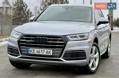 Позашляховик / Кросовер Audi Q5 2018 в 