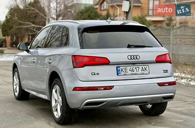 Позашляховик / Кросовер Audi Q5 2018 в 